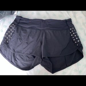 Black polka-dot Lululemon
